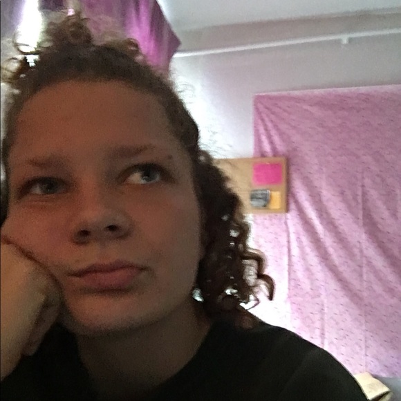 Meet your Posher, Erin - Picture 1 of 1